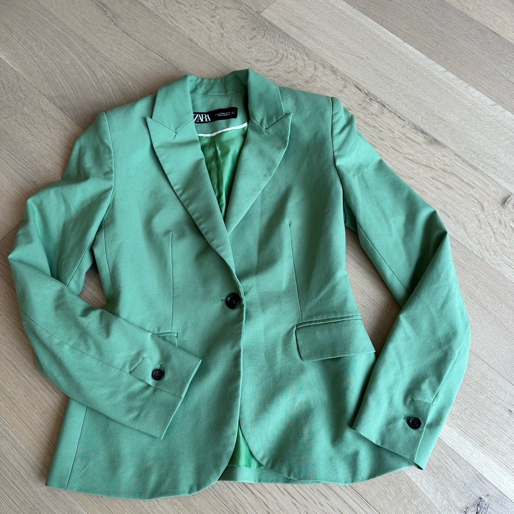 Zara Women's Green Suit jacket 2, pants size 4